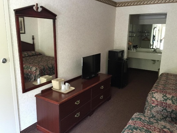Deerfield Inn image 1